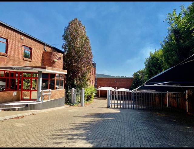 3,086M² WAREHOUSE TO LET IN STRIJDOMPARK